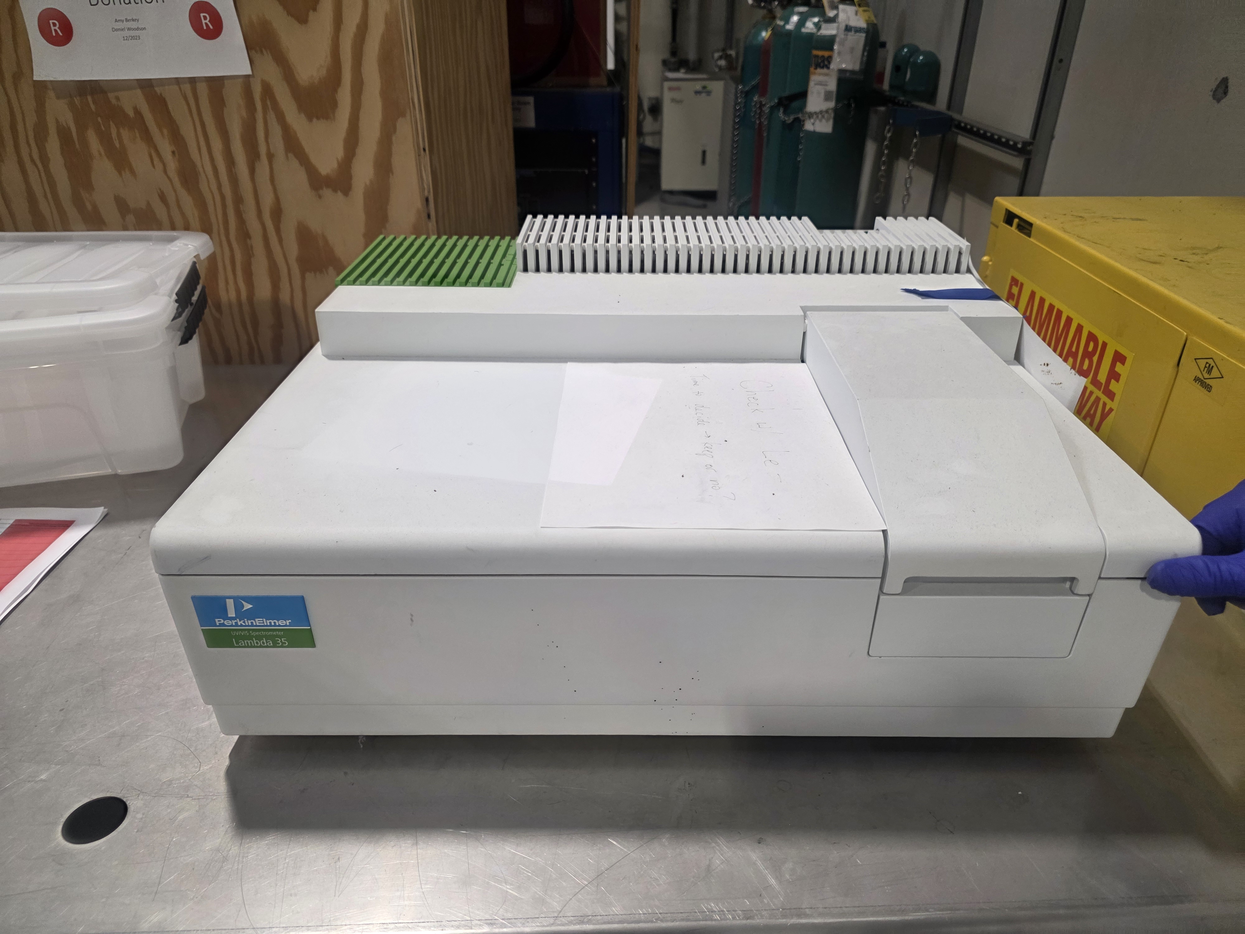 Used Perkin Elmer Lambda 35 UV VIS Spectrometer