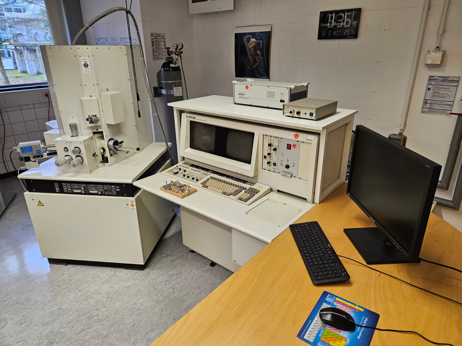 Used HITACHI S-4500 , Scanning electron microscope