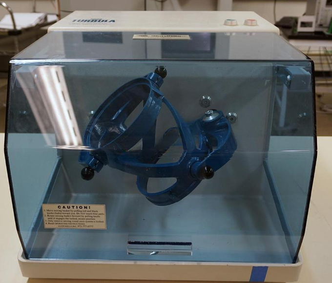 Used WAB Eskens T2F Turbula Shaker with 2 liter capacity and 22 lb load capacity