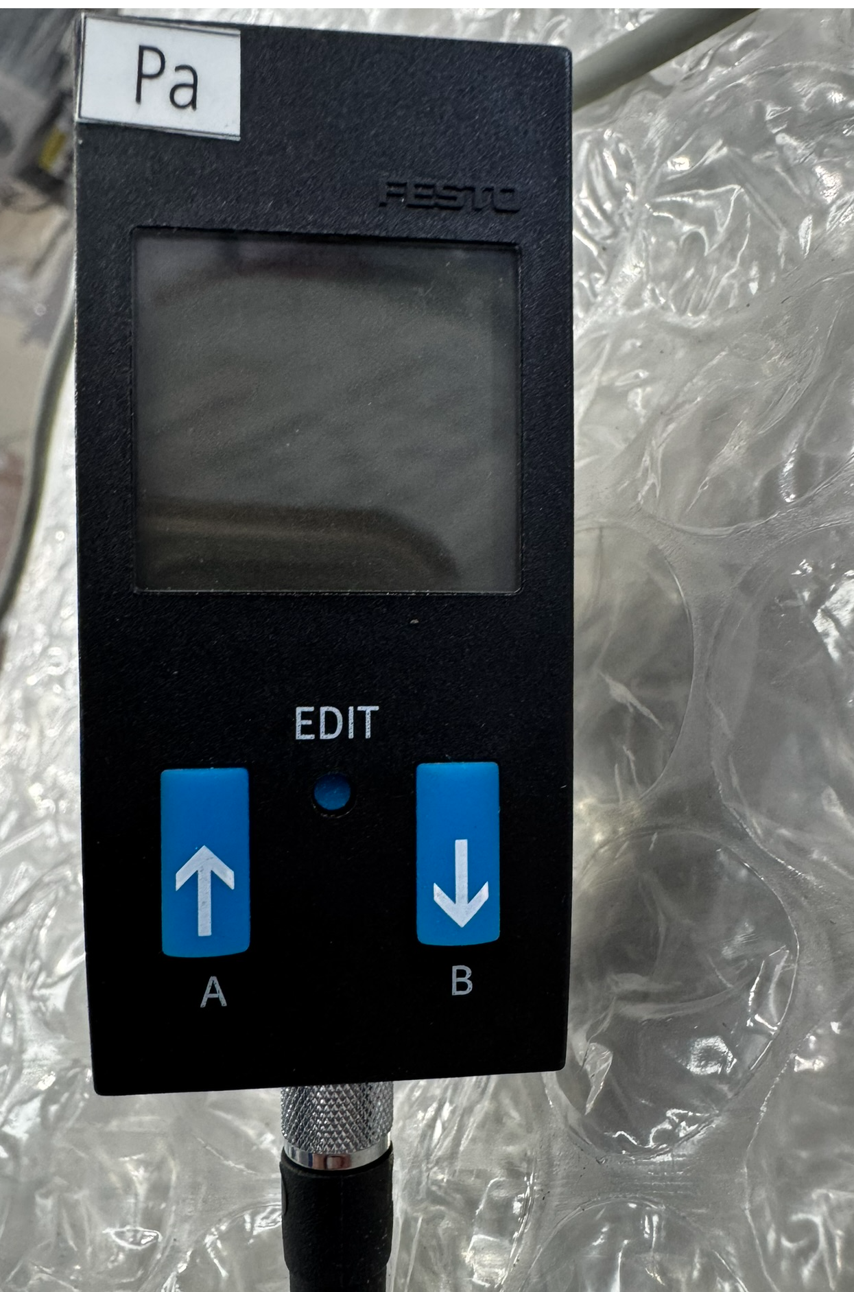 Used Festo SDE1-D10-G2-R18-C-P1-M8 Digital Pressure Sensor 0-10 Bar 145 PSI P/N 192026
