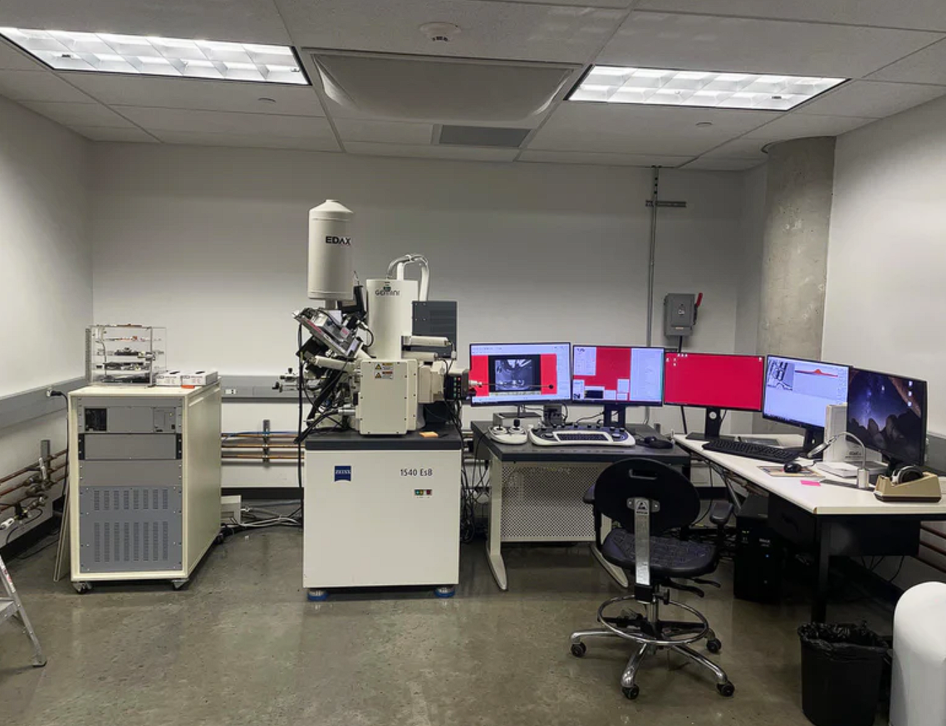 Used Zeiss 1540 EsB Dual Beam FIB-SEM