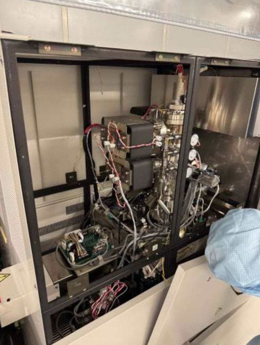 Used 996 Hitachi S-8820