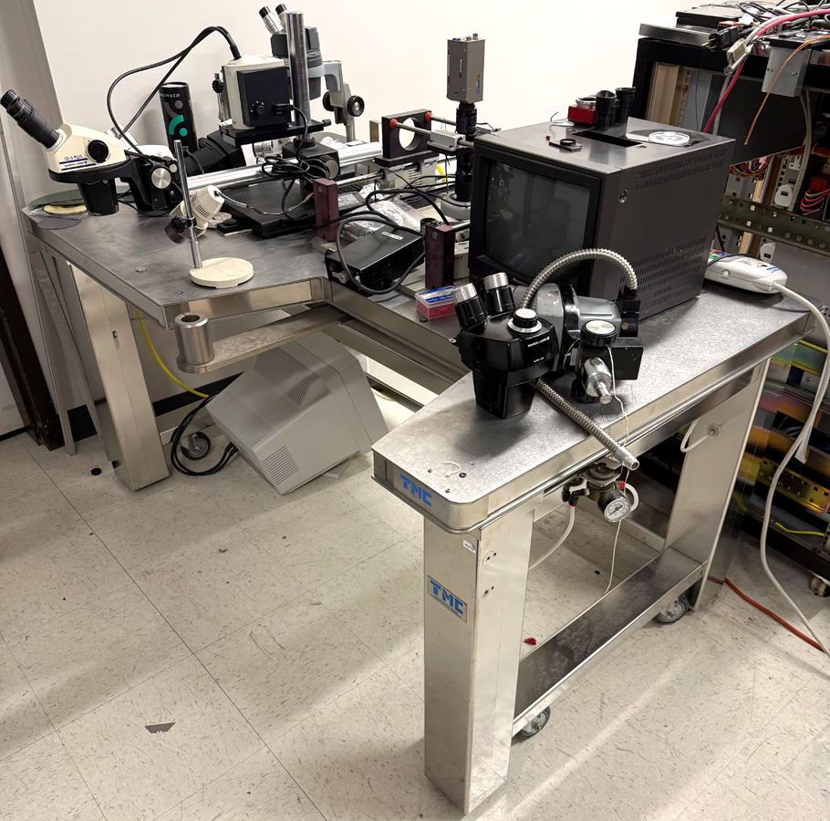 Used TECHNICAL MFG. CORP. MICRO-g 63-661, Vibration Isolation Table