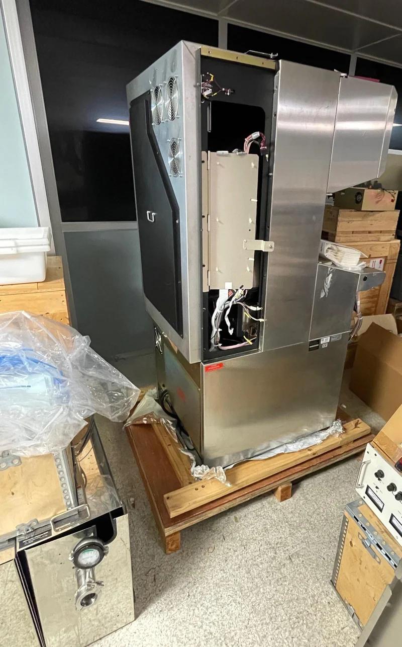 Used 1995 KLA Surfscan 6420 Particle Defect System