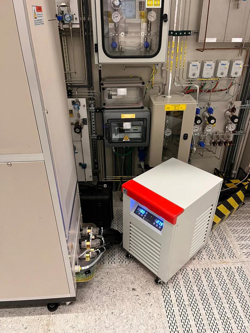 Used Hitachi S 9200 SEM (Scanning Electron Microscope)