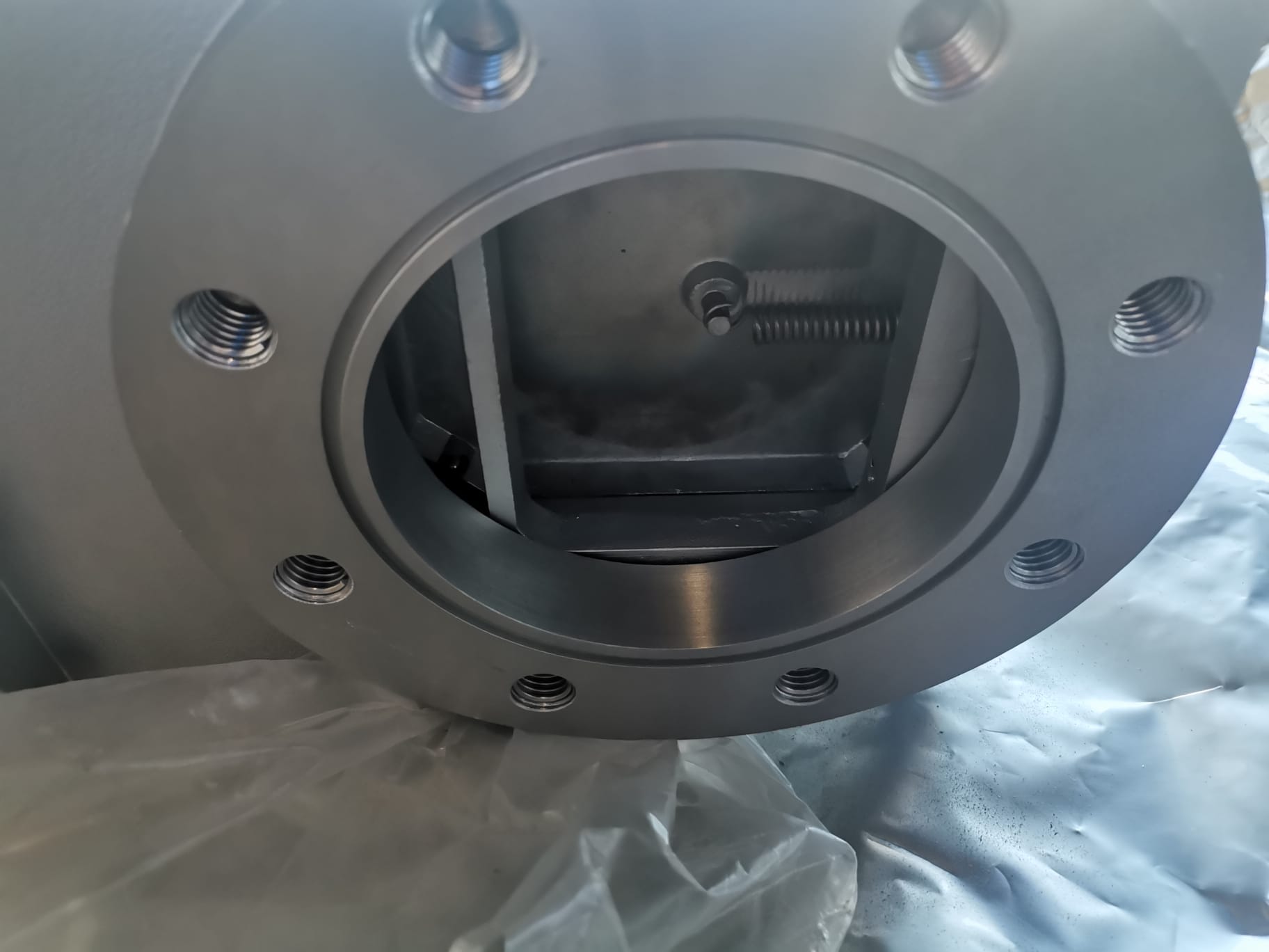 Used Eaton Nova 6200 AV Vacuum Research Company Gate Valve