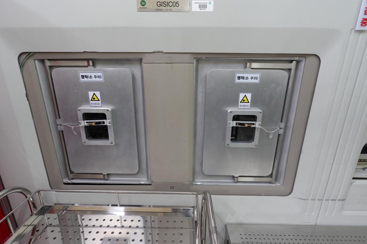 Used AMAT / Varian Semiconductor Equipment Associates (VSEA) EHPi-500