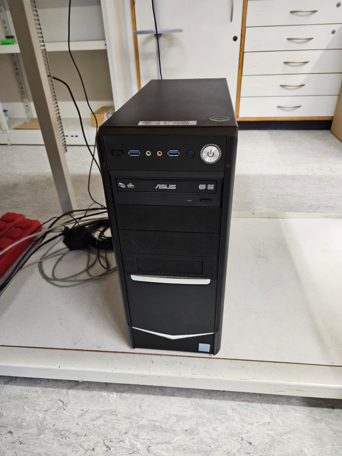 Used HITACHI S-4500 , Scanning electron microscope