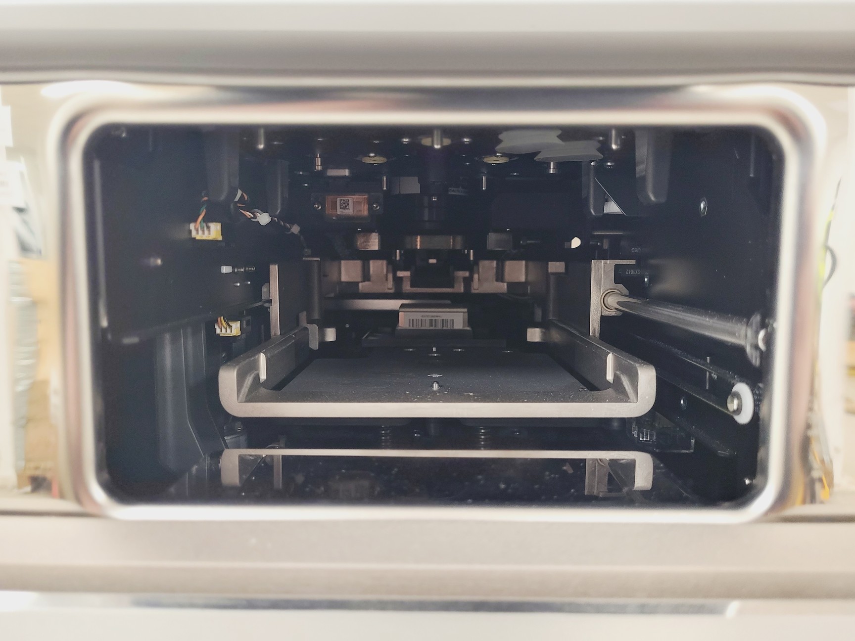 Used 2020 Illumina NextSeq2000 Next Generation Sequencer 2020 Lab