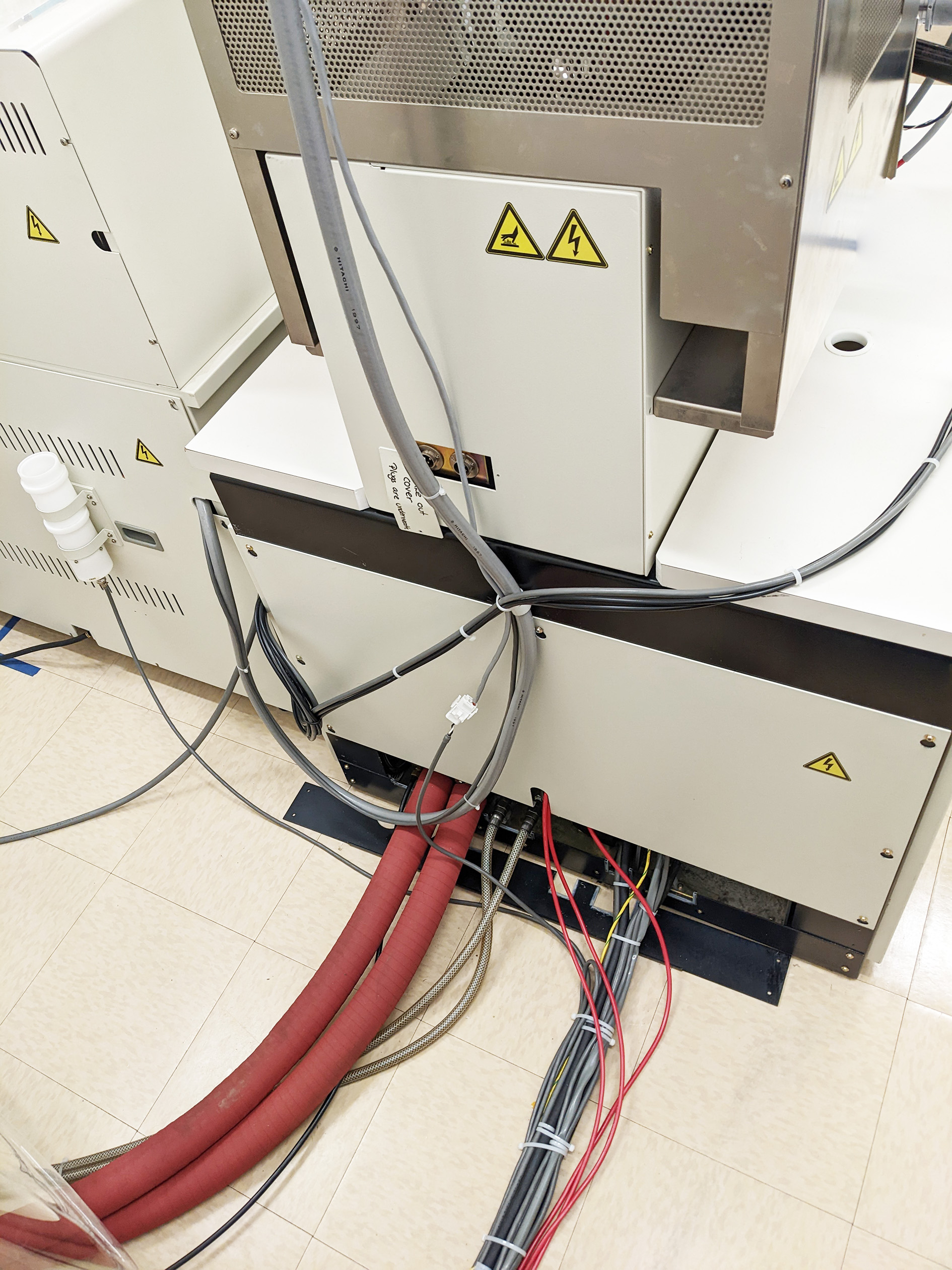 Used 1998 Hitachi S 5000 Field Emission Scanning Electron Microscope