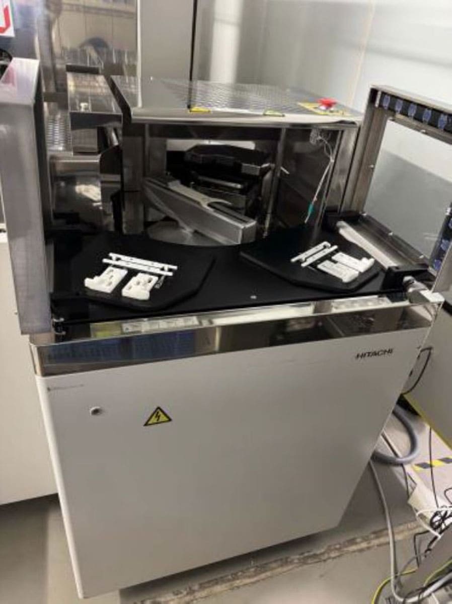 Used 996 Hitachi S-8820