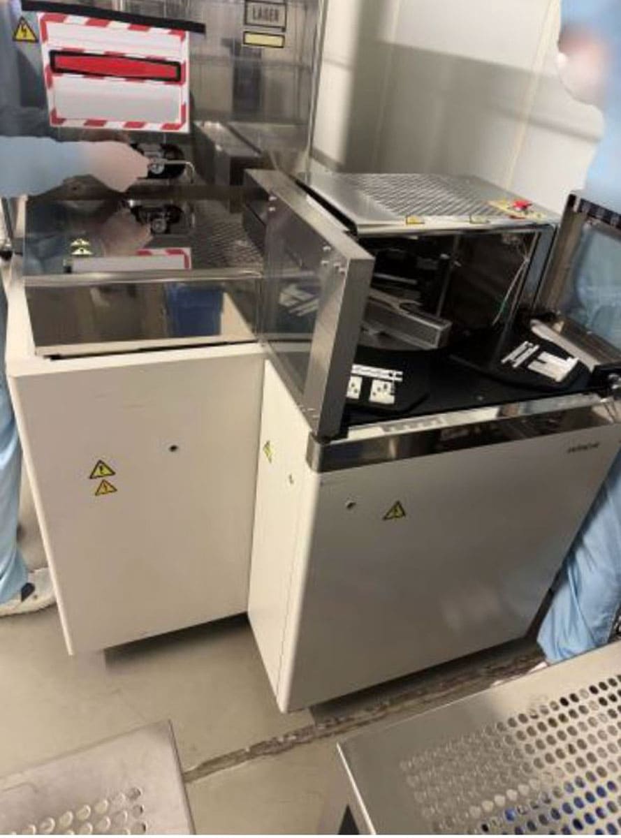 Used 996 Hitachi S-8820