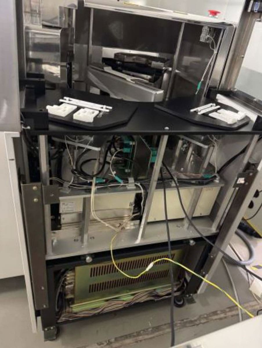 Used 996 Hitachi S-8820