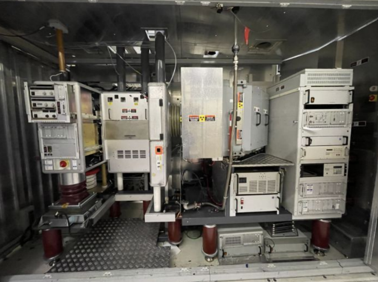 Used 2000 AMAT Quantum Leap II Low Energy Implanter XIMP-502