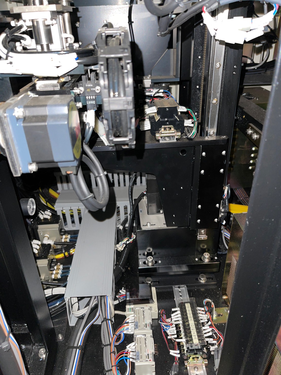 Used 2006 Lintec 2000F/12 wafer mounter