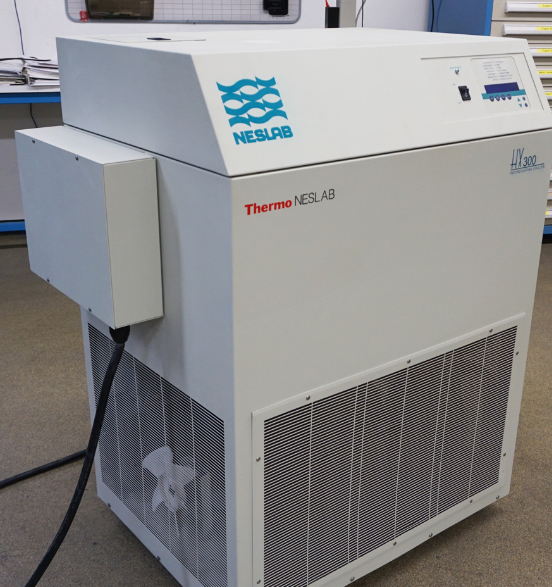 Used Thermo Neslab HX+300 chiller 34,100 BTU's (10KW) with TU-3 turbine pump 6gpm@ 60psi