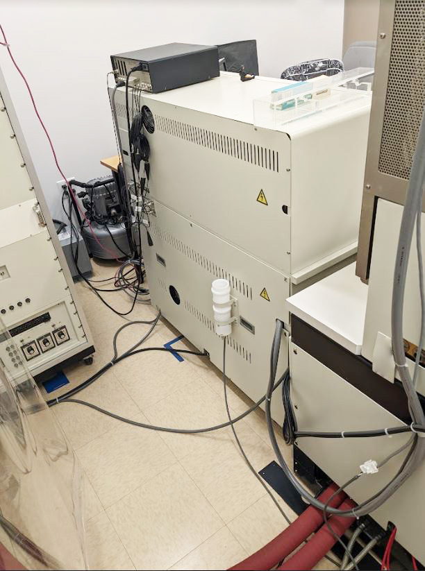 Used 1998 Hitachi S 5000 Field Emission Scanning Electron Microscope (FE-SEM)