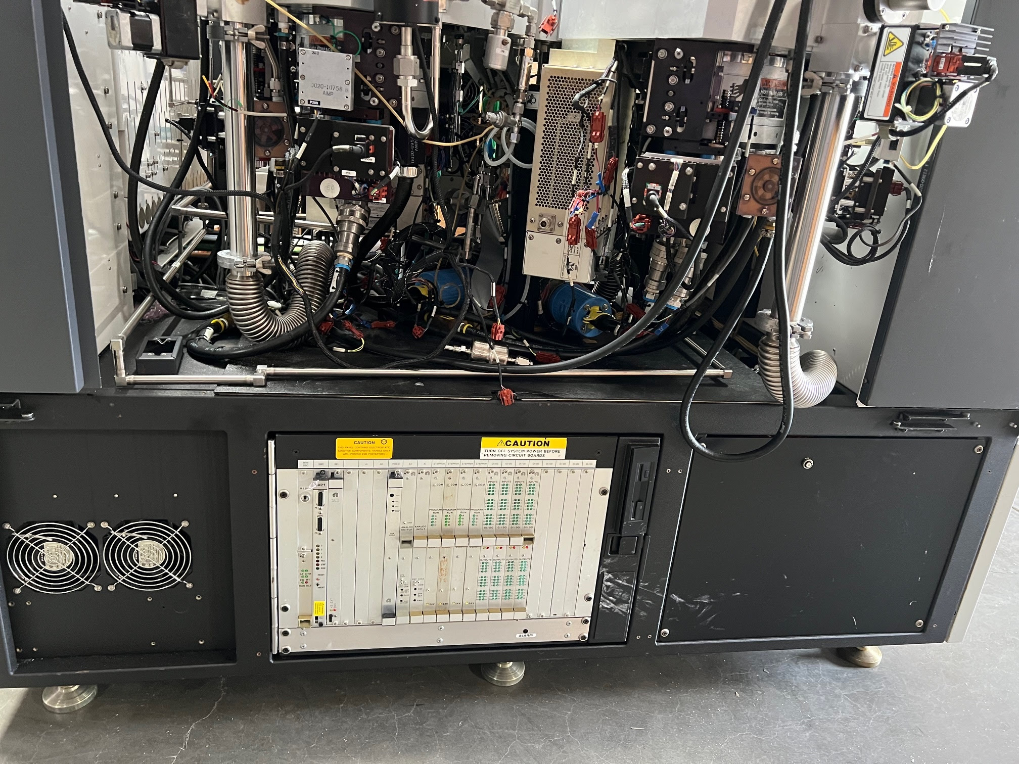 Used 1993 AMAT P5000 PECVD tool 3 Chamber