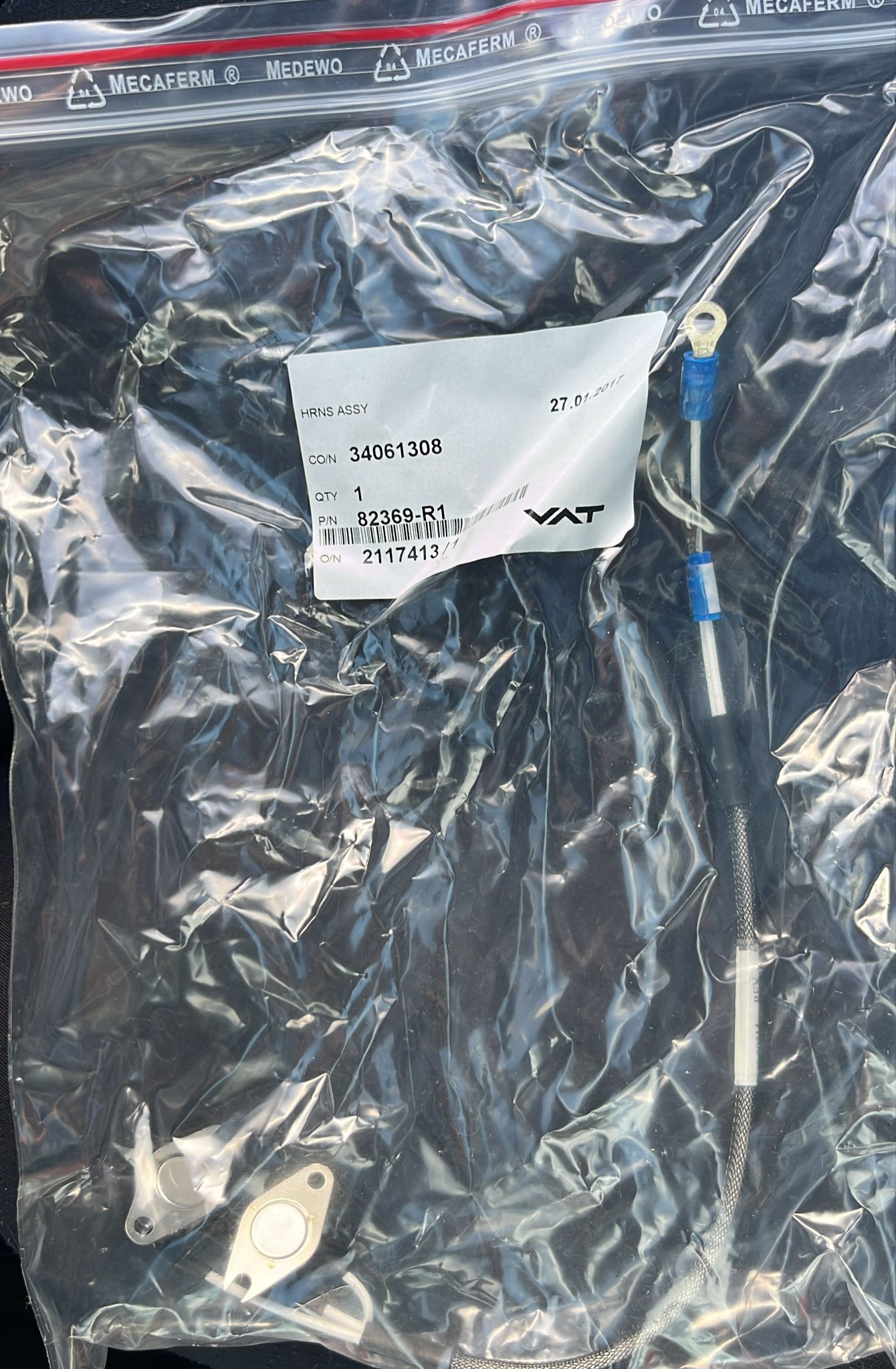 Used Applied Materials AMAT 82369-R1 HRNS ASSY