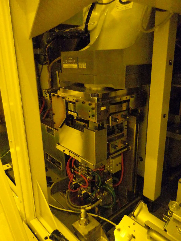 Used 2000 Canon FPA 3000 iW Stepper