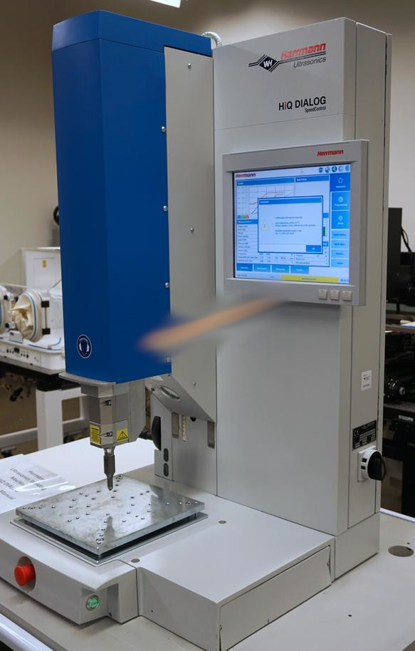 Used 2014 Hermann Ultrasonics HiQ dialog 1200 speed control ultrasonic welder 1200Watts @ 35Khz