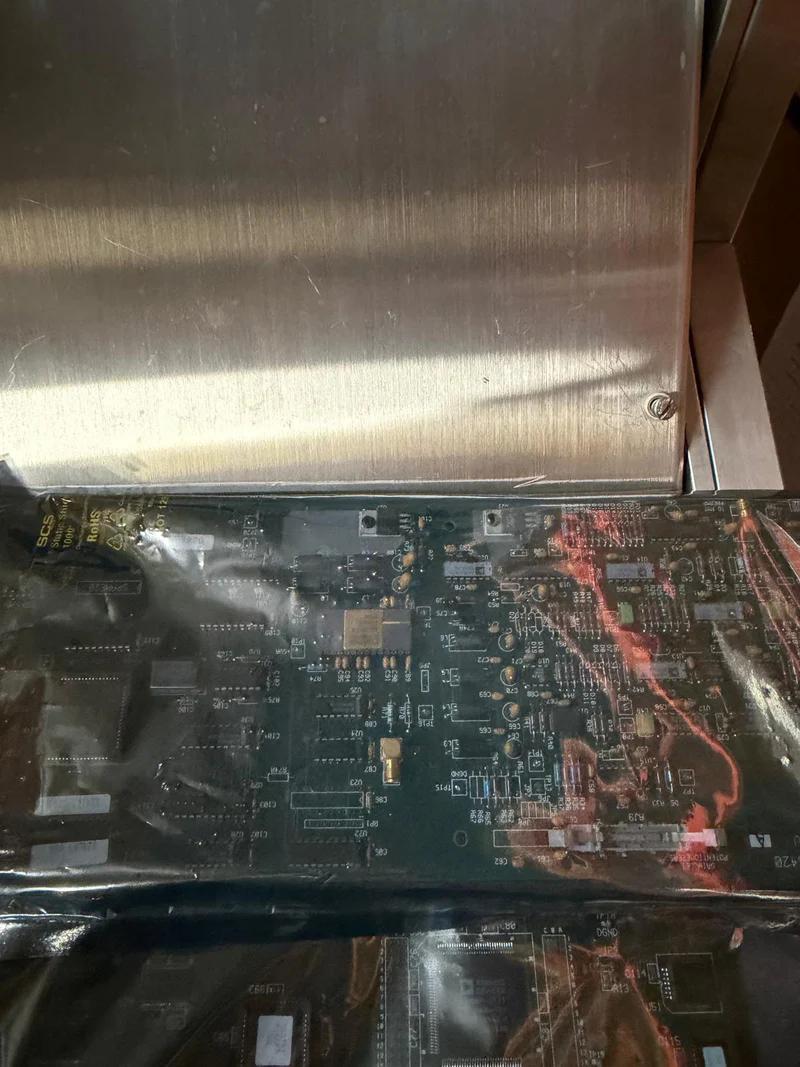 Used 1995 KLA Surfscan 6420 Particle Defect System