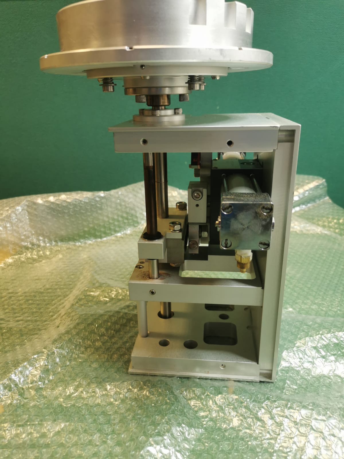 Used Eaton Nova 6200AV Part load lock