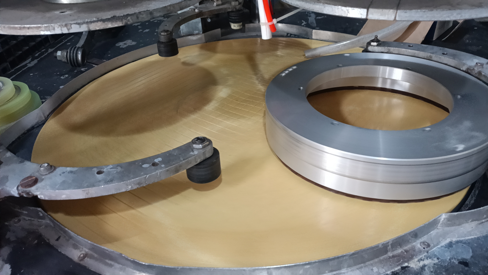 Used JENG YUEH  3-axis single polishing machines