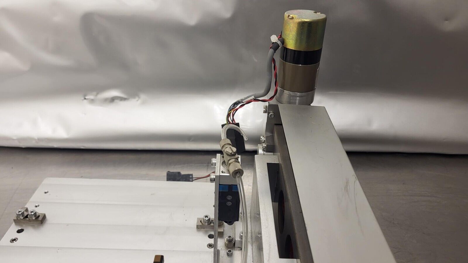 Used NIKON WAFER DEFECT DETECTOR/LOADER