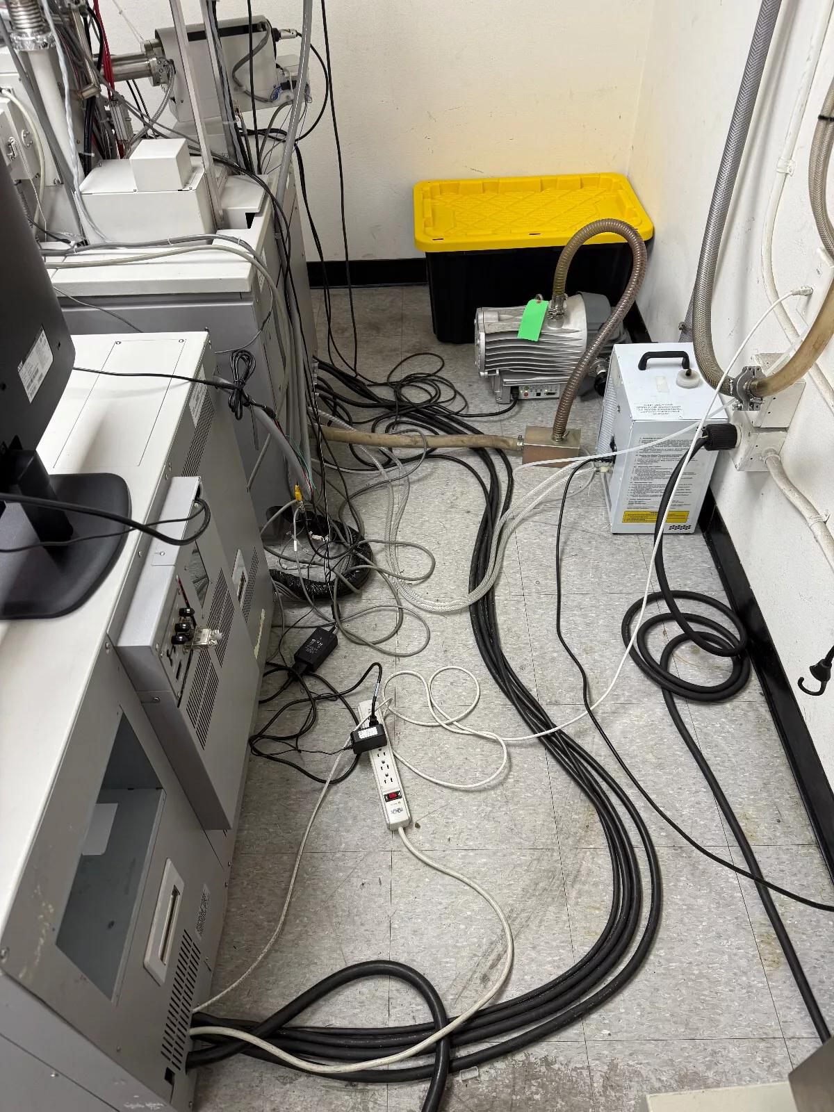 Used HITACHI SU8040 Scanning Electron Microscope