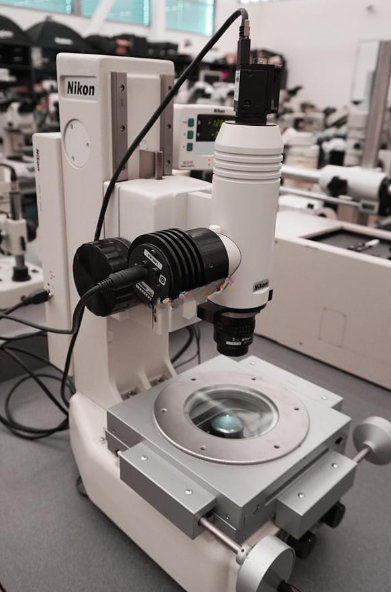 Used NIKON MM200 toolmakers microscope