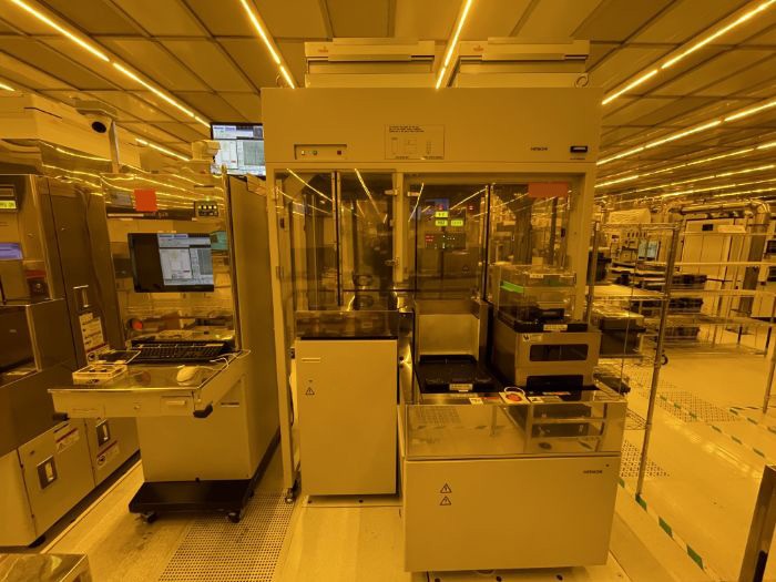 Used 2001 Hitachi S-9220 CD SEM