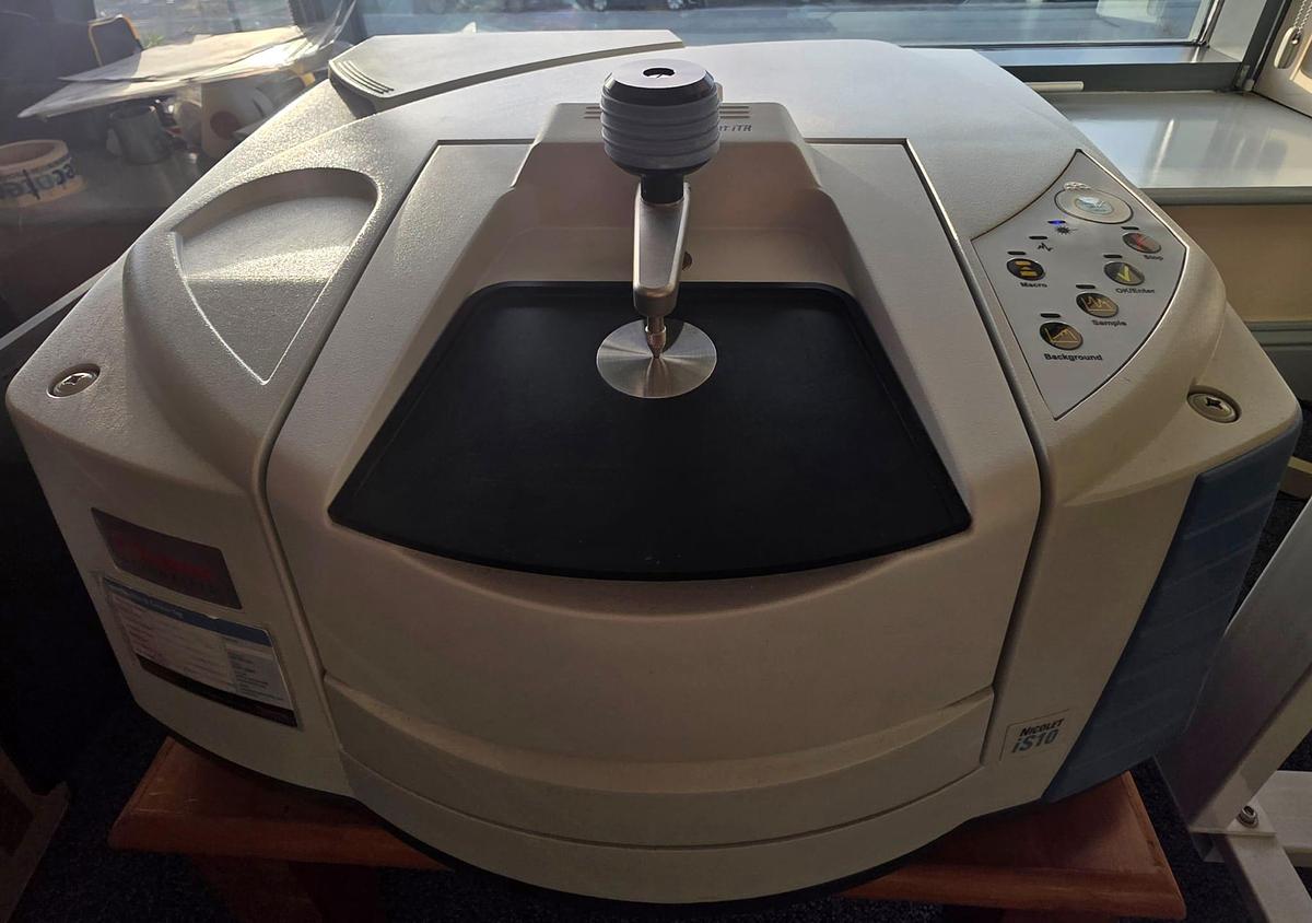 Used Thermo Fisher Scientific Nicolet iS10