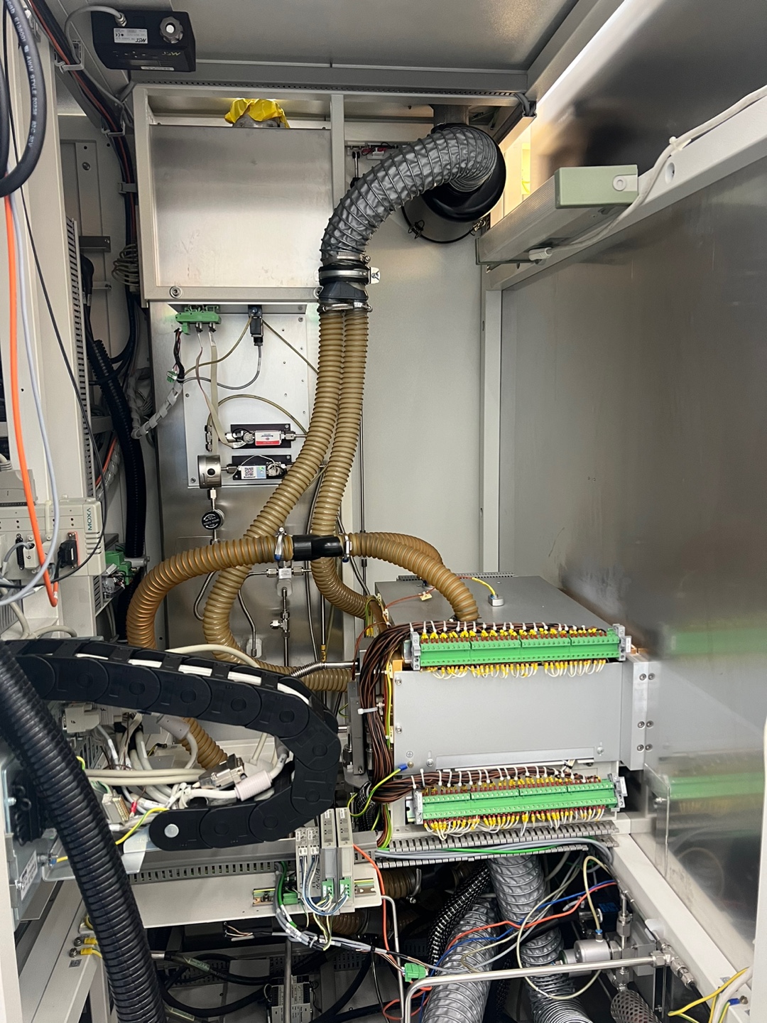 Used Mattson AST 2900 RTP Running Machine