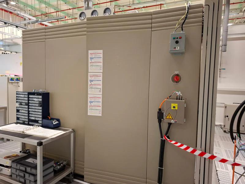 Refurbished Varian E 500 EHP Medium Current Implanter