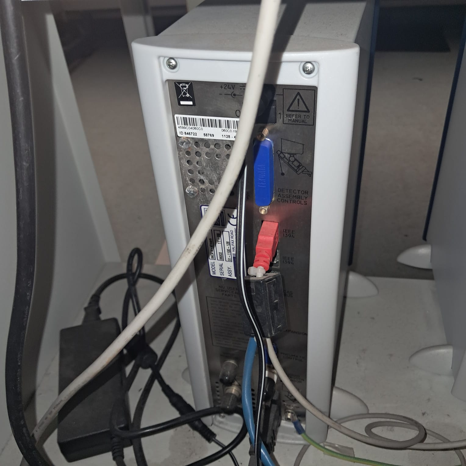 Used HITACHI S-3200 SEM