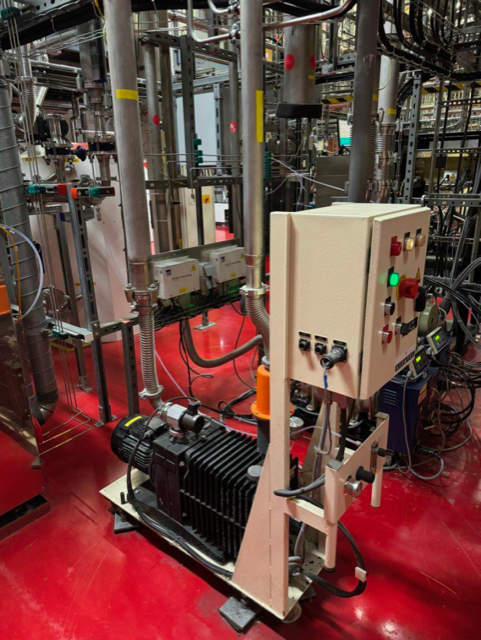 Used 1995 AMAT P 5000 Etcher 2 MxP + Chambers