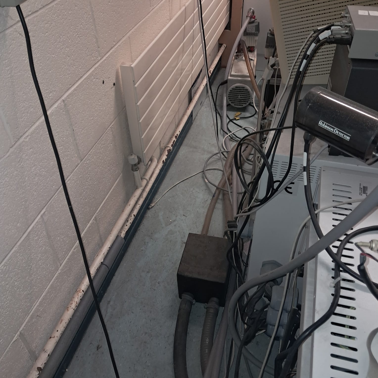 Used HITACHI S-3200 SEM