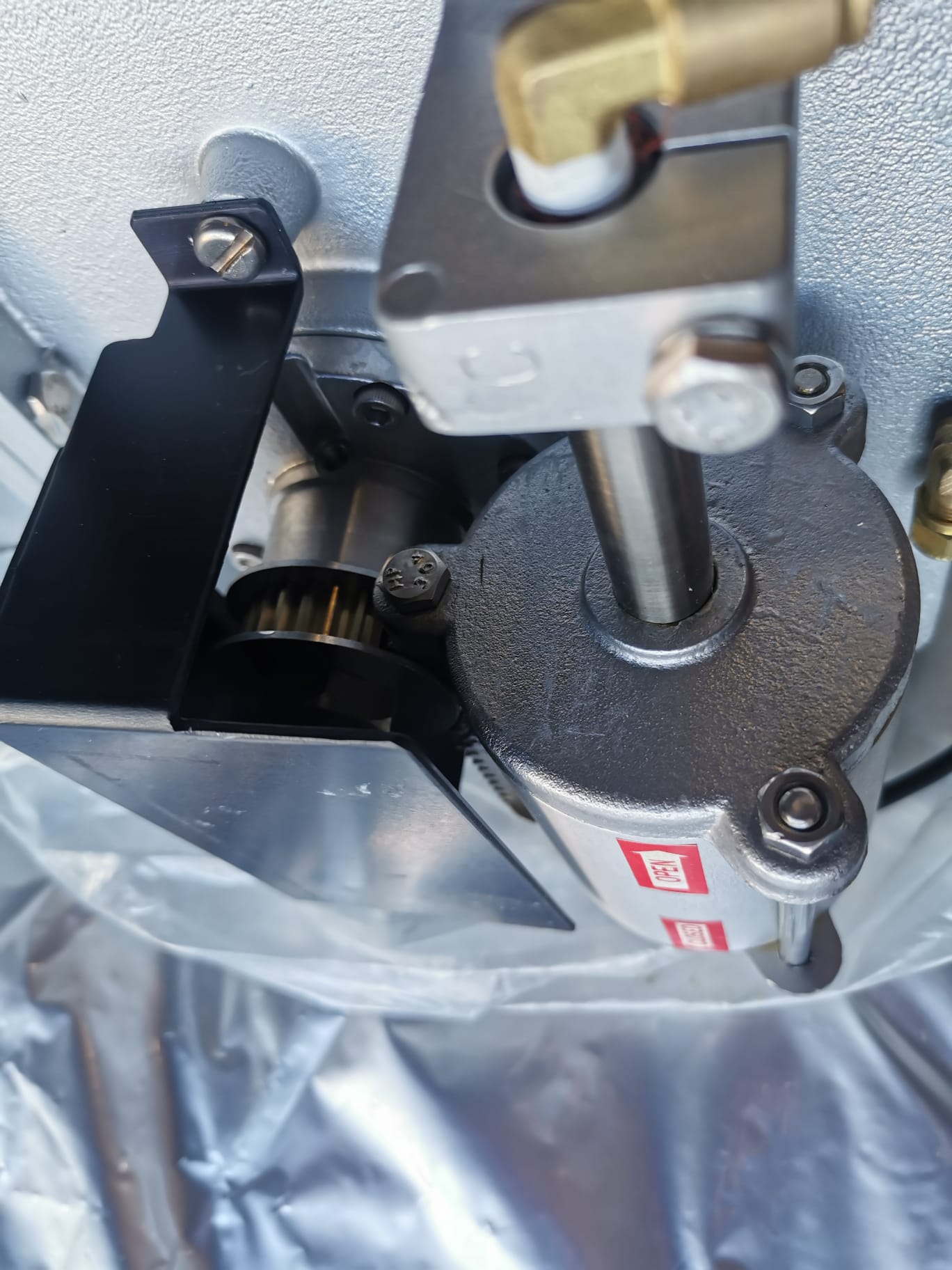 Used Eaton Nova 6200 AV Vacuum Research Company Gate Valve