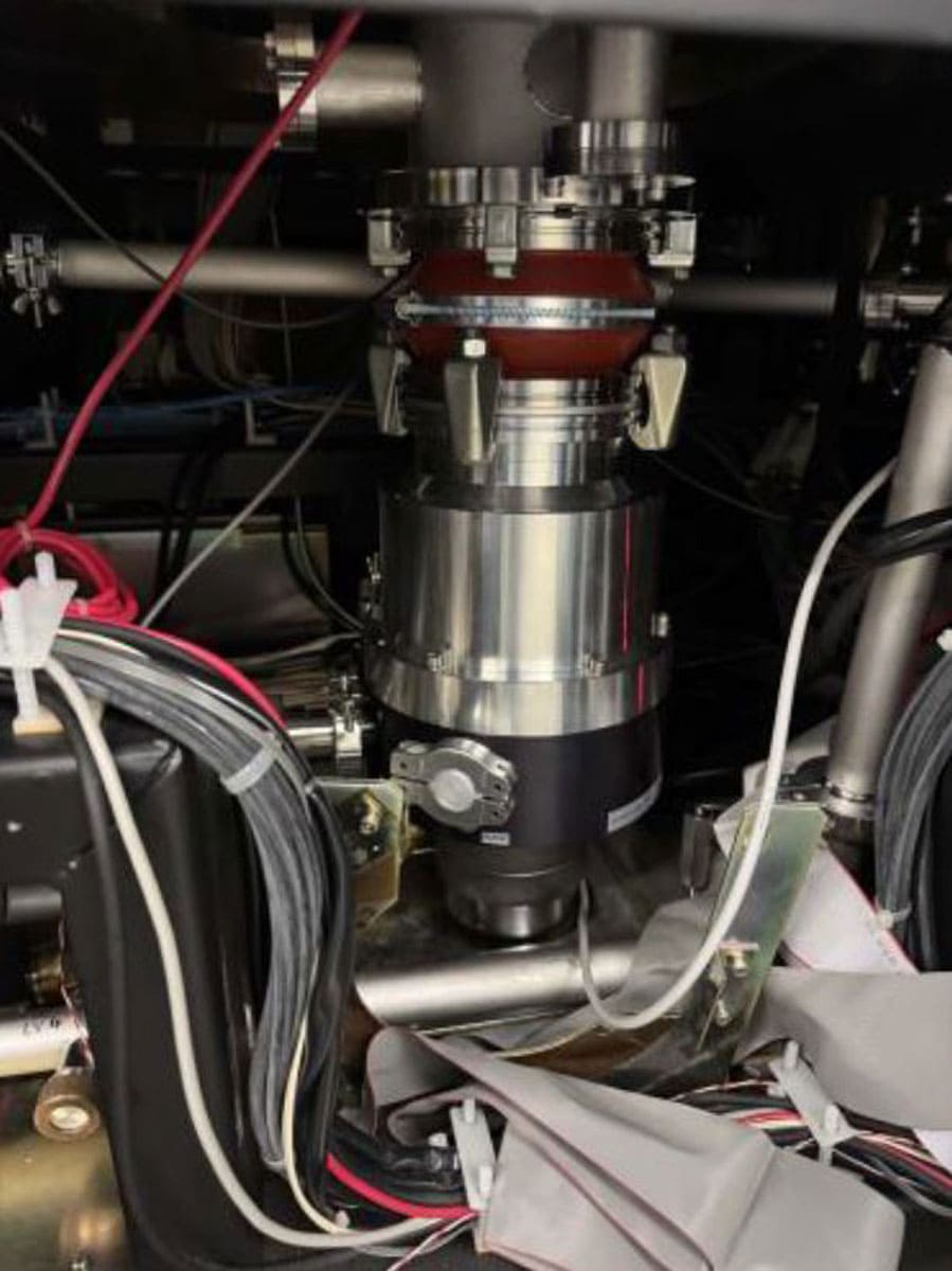 Used 996 Hitachi S-8820