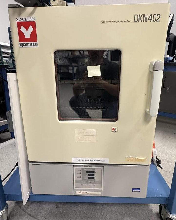 Used Yamato DKN402 Forced Convection Tabletop Lab Oven