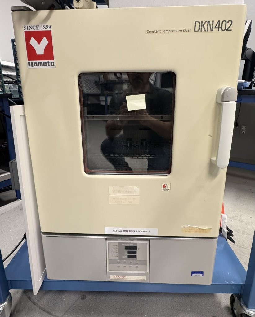 Used Yamato DKN402 Forced Convection Tabletop Lab Oven