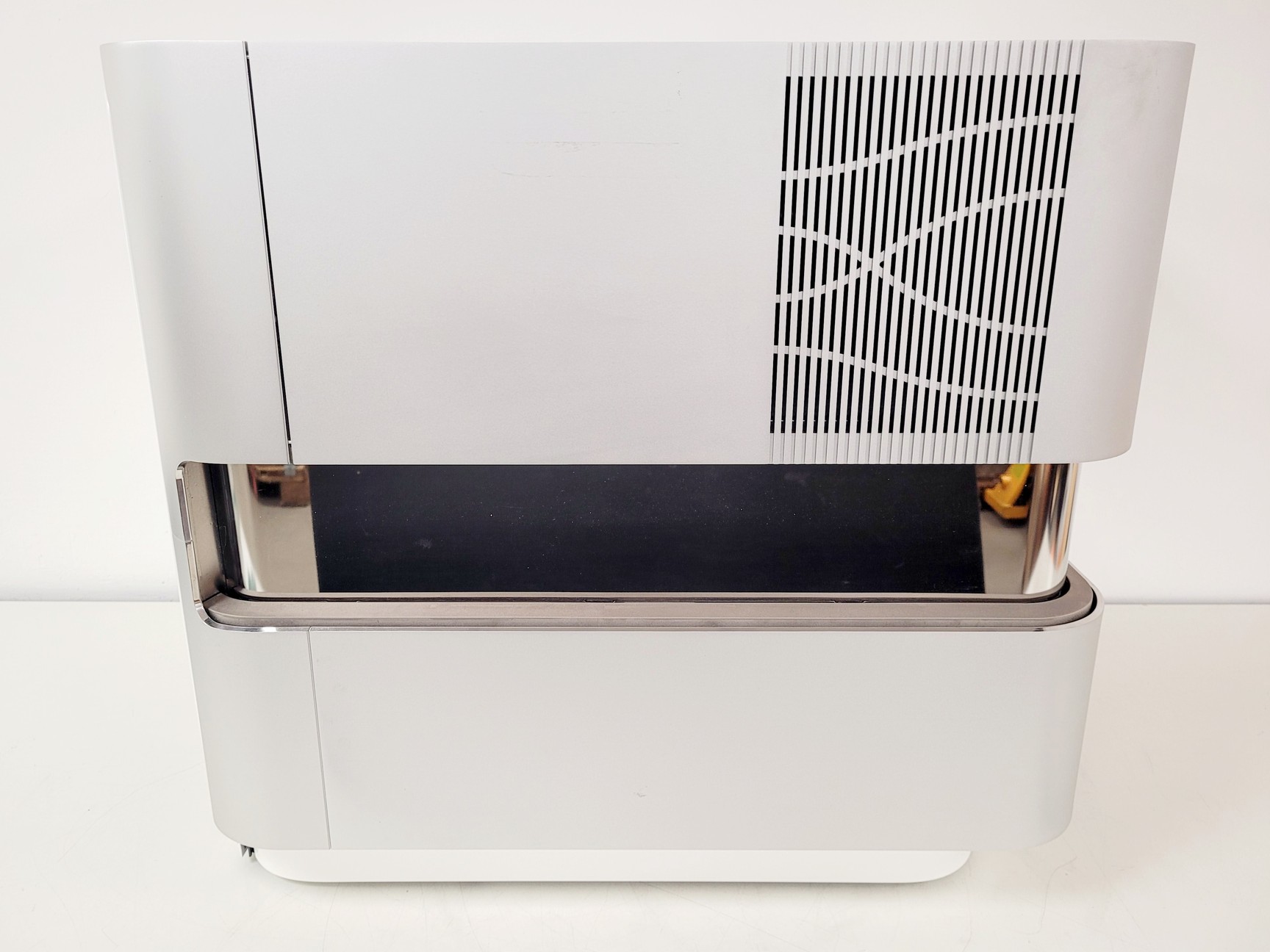 Used 2020 Illumina NextSeq2000 Next Generation Sequencer 2020 Lab
