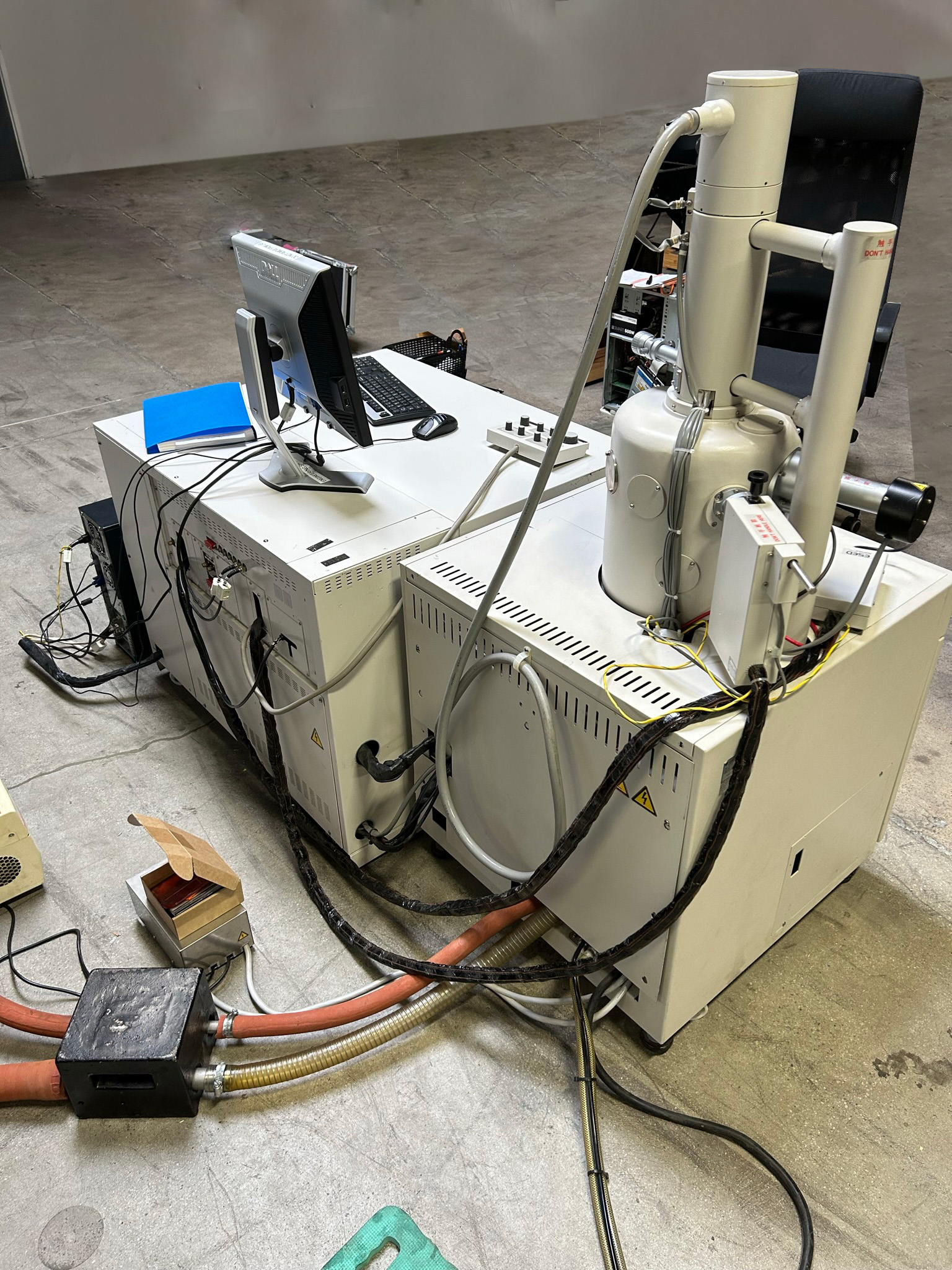 Used Hitachi S 3000 N Scanning Electron Microscope (SEM)