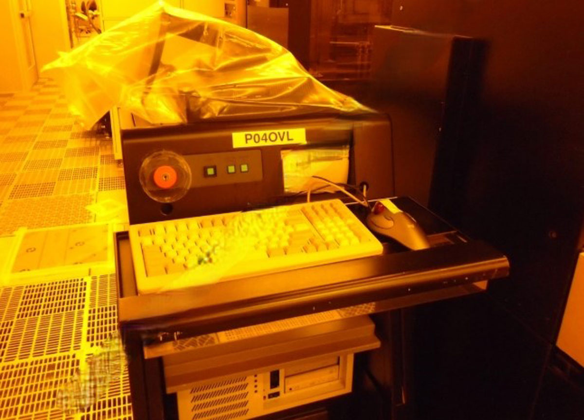 Used KLA TENCOR 5200XP No.2 Wafer Test