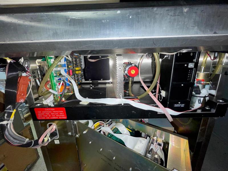 Used 1995 KLA Surfscan 6420 Particle Defect System