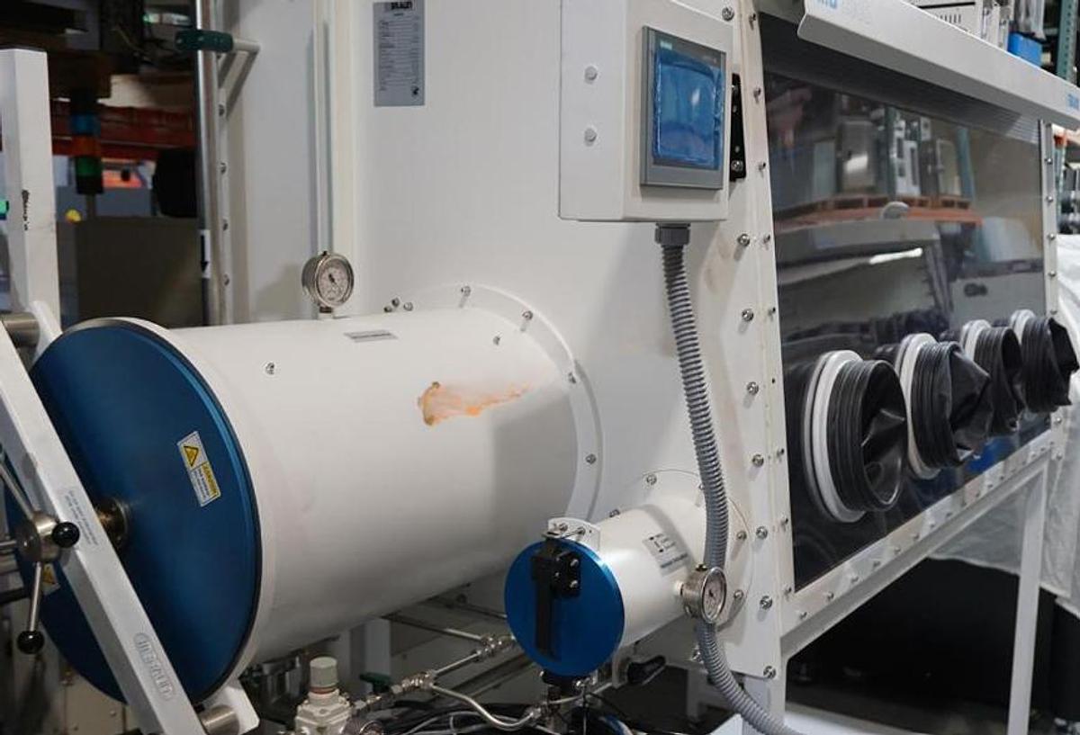 Used 2019 Mbraun MB200B 4 port glovebox and MB20 gas purifier