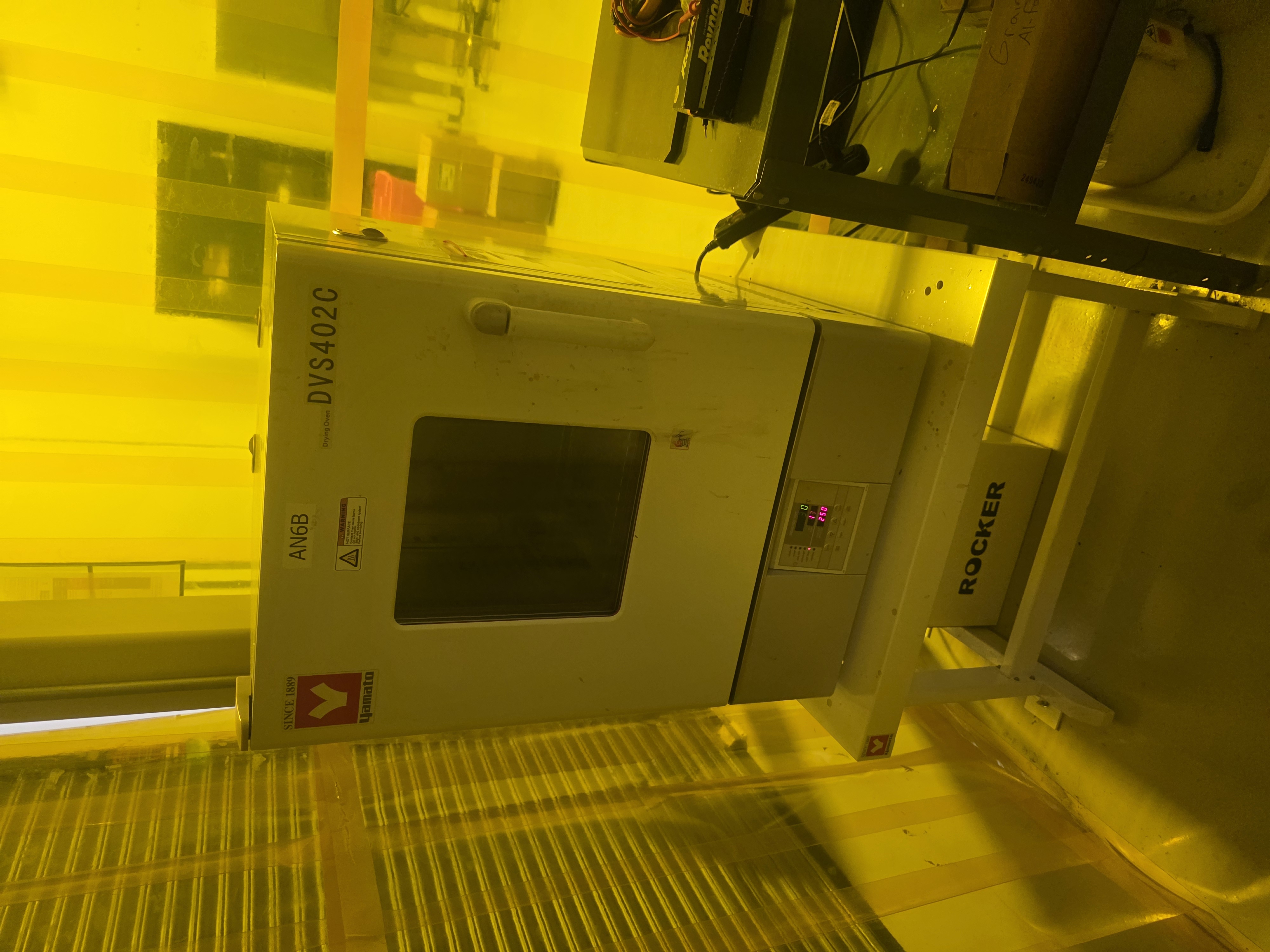 Used Yamato  DVS402C Drying Lab Oven