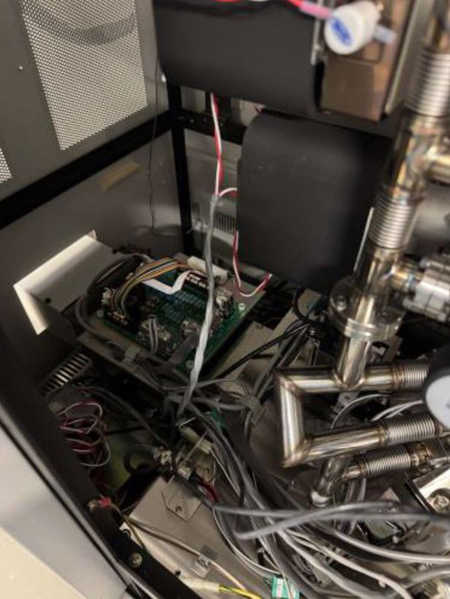 Used 996 Hitachi S-8820