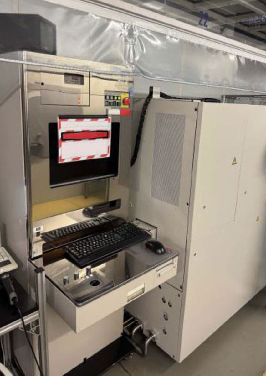 Used 996 Hitachi S-8820